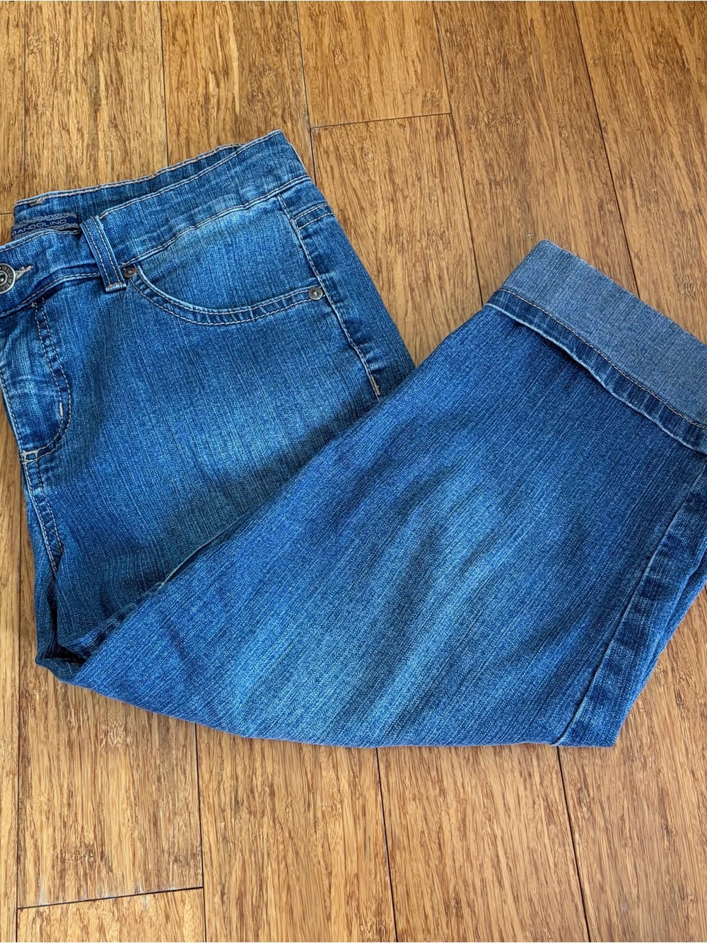 Bandolino Vintage Women's Cropped Jeans - Blue Wash